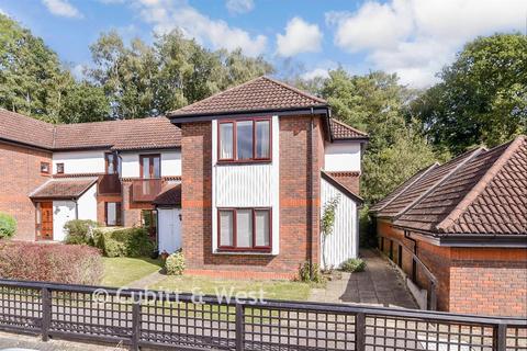 2 bedroom flat for sale, Cherry Green Close, Redhill, Surrey