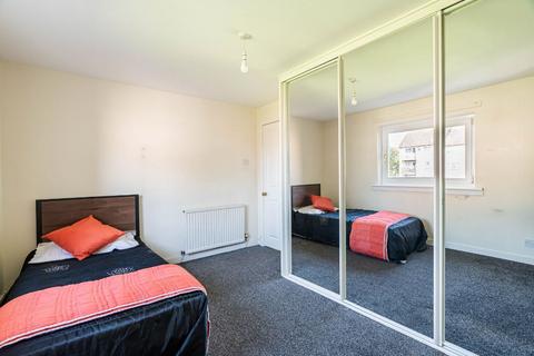 11/7 Alan Breck Gardens, Edinburgh, EH4 7JB