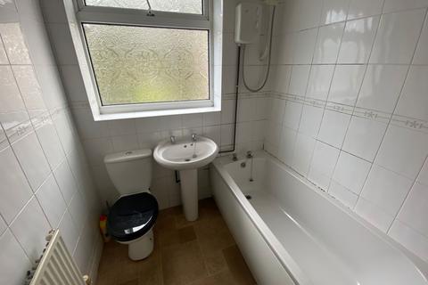 61 Incline Road, Oldham, OL8 4QW