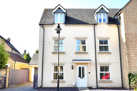 4 bedroom semi-detached house for sale, Nuthatch Road, Calne