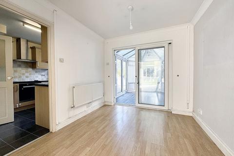 14 Elm Grove, Caerphilly, CF83 3BE