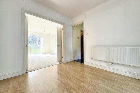 14 Elm Grove, Caerphilly, CF83 3BE
