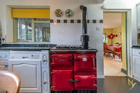 Grasmere Ockeridge Lane, Holt Heath, Worcester, WR6 6LY