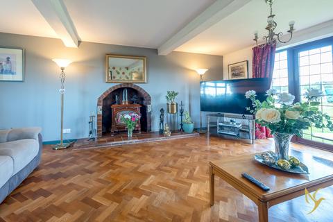 Grasmere Ockeridge Lane, Holt Heath, Worcester, WR6 6LY