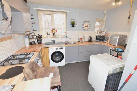 2 bedroom end of terrace house for sale, Wellgate, Castleford