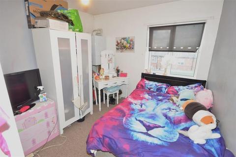 2 bedroom end of terrace house for sale, Wellgate, Castleford