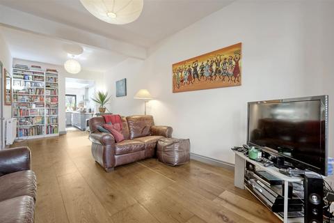 291 Murchison Road, London, E10 6LT