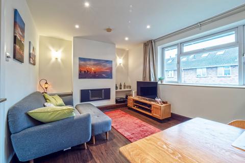 3 bedroom apartment for sale, Queens Walk, London W5