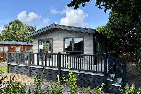 2 bedroom lodge for sale, York YO32