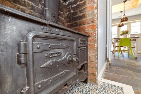 4 Church Path, Emsworth, PO10 7DP
