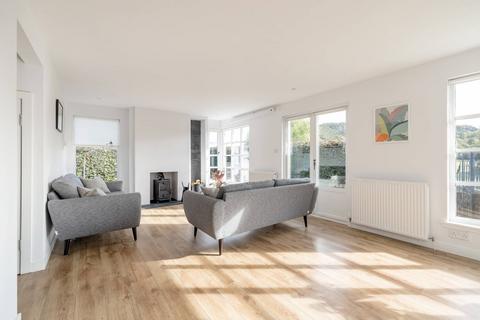 32 Midmar Drive, Edinburgh, EH10 6BU