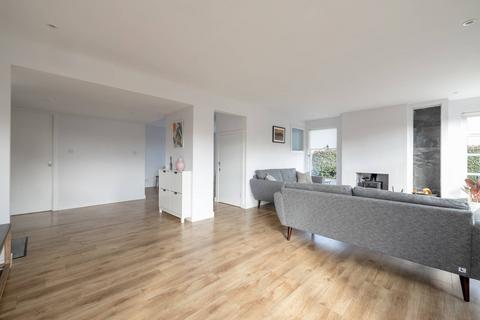 32 Midmar Drive, Edinburgh, EH10 6BU