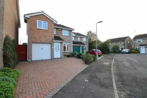 4 bedroom detached house to rent, Roman Road, Gloucester, GL4