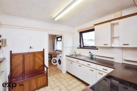 19 Glanaber, Pembrey, Burry Port, SA16 0TN