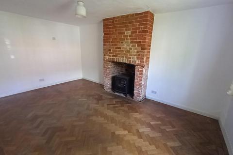 2 bedroom end of terrace house to rent, Bridge End, Warwick