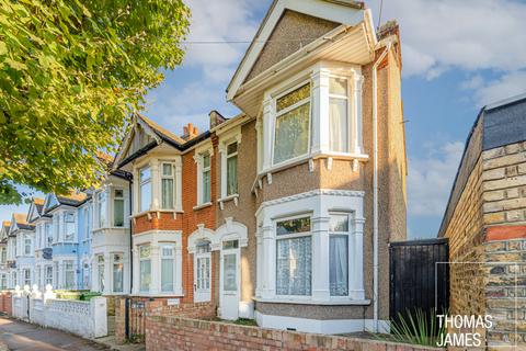 3 bedroom terraced house for sale, Lichfield Road, London, E6