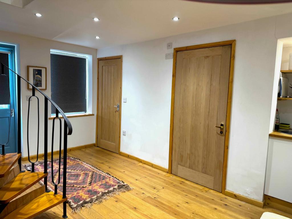 HL connecting door.jpeg