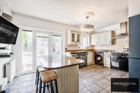 4 bedroom terraced house for sale, Chingford E4