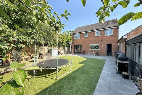 4 bedroom detached house for sale, Clarks Drove, Soham.