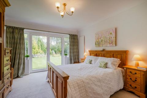 5 bedroom detached house for sale, Brook Lane, Reading RG10