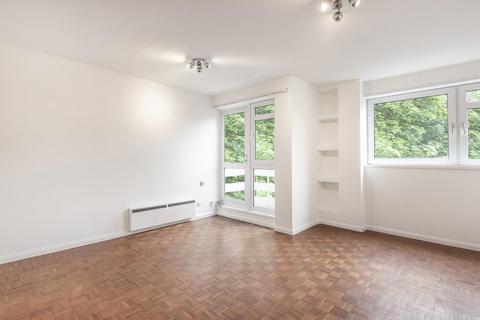 2 bedroom flat to rent, Mountcombe Close, Surbiton KT6