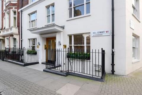 Studio to rent, Hill Street, London W1J