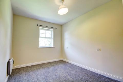 2 bedroom flat for sale, St. Giles Close, Gilesgate, Durham, DH1