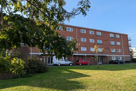 2 bedroom apartment to rent, Dixwell Road, Kent CT20