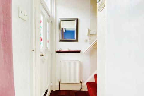 16 Roseway, Leicester, LE4 7GW