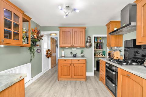 37 Park Road, Caterham, CR3 5TB