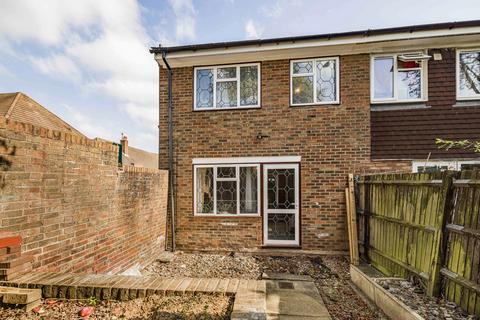 4 bedroom end of terrace house for sale, Skiffington Close, London SW2