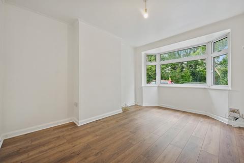 2 bedroom maisonette to rent, Methuen Close, Edgware, HA8