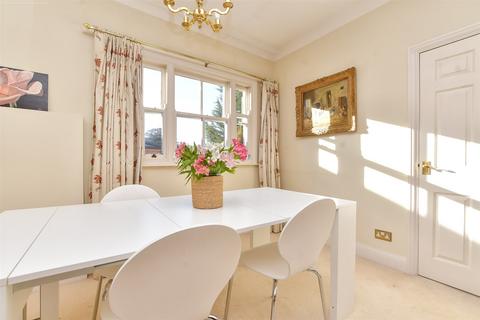 2 bedroom flat for sale, Addington Road, South Croydon, Surrey