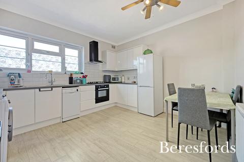 2 bedroom apartment for sale, Station Road, Upminster, RM14