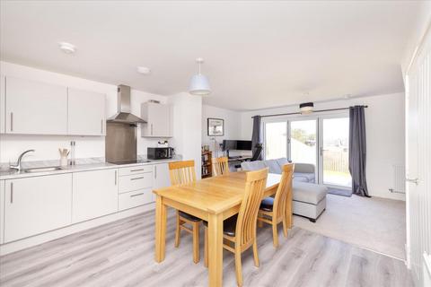 52 Shiel Hall Circle, Rosewell, EH24 9DE
