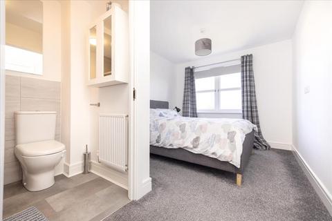 52 Shiel Hall Circle, Rosewell, EH24 9DE