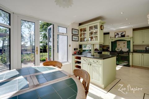 4 bedroom detached house for sale, Little Burstead