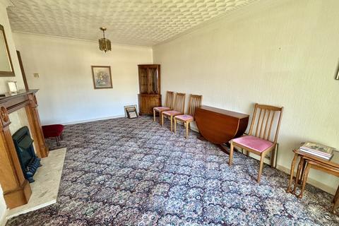 215 Delffordd, Rhos, Swansea, SA8 3EP