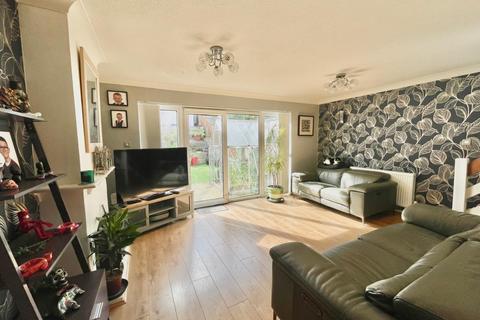 3 bedroom link detached house for sale, Harvesters Close, Rainham