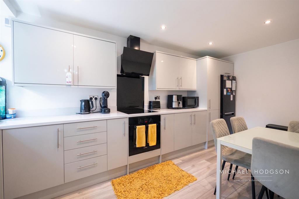 Kitchen/ Breakfast Room