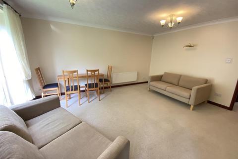 2 bedroom apartment to rent, Labrador Quay, Salford