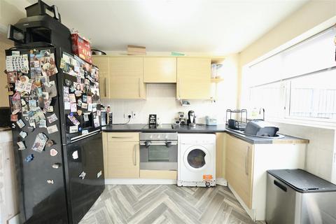 3 bedroom terraced house for sale, Worcester Road, Hull