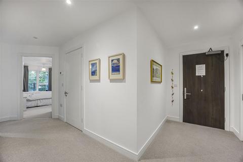 2 bedroom retirement property for sale, Albert Road, Caversham, Reading