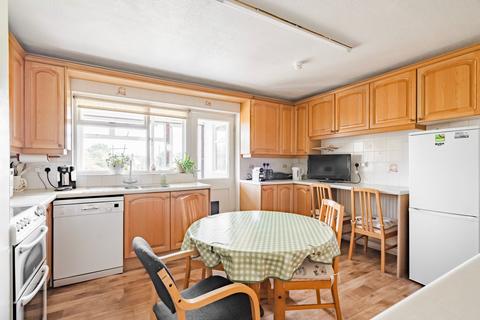 3 bedroom chalet for sale, Mill Street, Bradenham