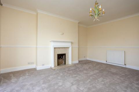 2 bedroom flat for sale, Clifton Gardens, Folkestone, CT20