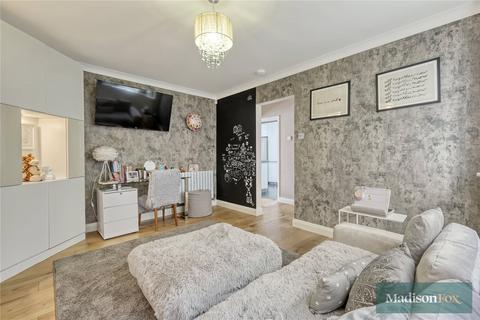 4 bedroom semi-detached house for sale, Mount Pleasant Road, Essex IG7