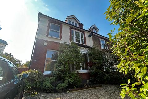 5 bedroom house to rent, St James Road, Sutton