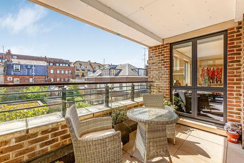 3 bedroom flat for sale, Times Court, Richmond TW9