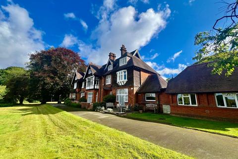 3 bedroom apartment for sale, Flat 2, Longshaw, Hazelwood Lane, Chipstead, CR5 3QU