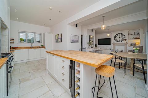 32 Beanacre Road, Melksham, SN12 8AL